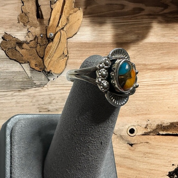 Spiny Oyster Sterling Silver Ring - Picture 5 of 13